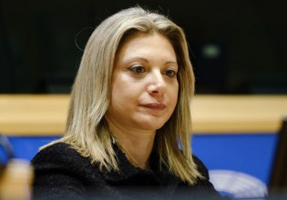 Καρυστιανού για εκταφές: «Ύβρις, κανείς δεν θα ακουμπήσει τον τάφο των παιδιών»