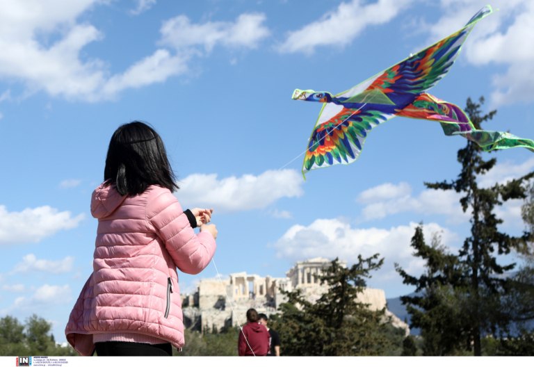 Πώς γιορτάζουν τα Κούλουμα οι δήμοι – Οι εκδηλώσεις από το λόφο Φιλοπάππου και τη Φρεαττύδα έως τη Θεσσαλονίκη