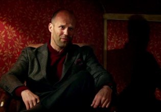 Yπάρχει μια ταινία δράσης με τον Τζέισον Στέιθαμ που η Ρόουζ Μπερν θεωρεί «κρυμμένο διαμάντι»