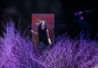 Η Λίντα Καπετανέα και ο Γιόζεφ Φρούτσεκ συναντιούνται ξανά επί σκηνής – Χορός και λόγος, ποίηση και στοχασμός