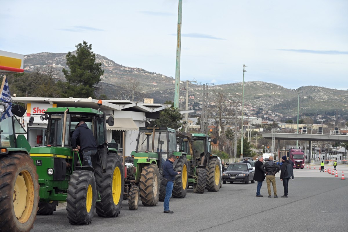 Αγρότες: Σε εξέλιξη η απόβαση στην Αθήνα – Υποδοχή από τους εργαζόμενους στο Σύνταγμα