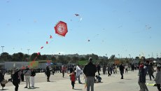 Κούλουμα στον Πειραιά με γλέντι και σαρακοστιανά υπό την αιγίδα της ΠΑΕ Ολυμπιακός