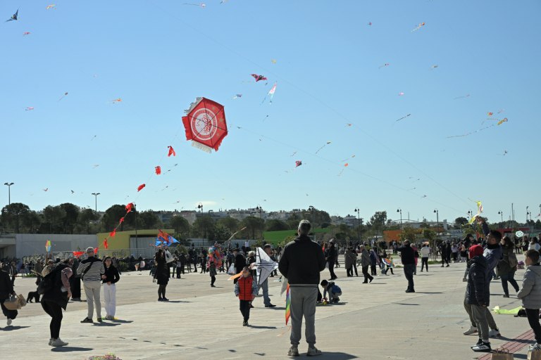 Κούλουμα στον Πειραιά με γλέντι και σαρακοστιανά υπό την αιγίδα της ΠΑΕ Ολυμπιακός
