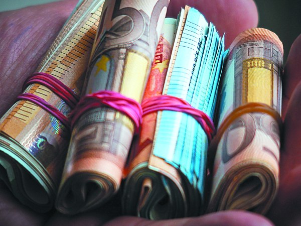 Τι πρέπει να κάνετε αν βρείτε πλαστά ευρώ