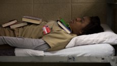 Οι ΗΠΑ κάνουν ένα ακόμη βήμα προς τη δυστοπία – Πολιτεία απαγορεύρει στους φυλακισμένους την πρόσβαση σε βιβλία