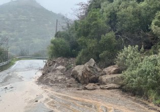 Κακοκαιρία: Σαρώνει σε Ηλεία και Μεσσηνία – Πλημμύρες και διαρκείς κατολισθήσεις βράχων – Απειλούνται σπίτια