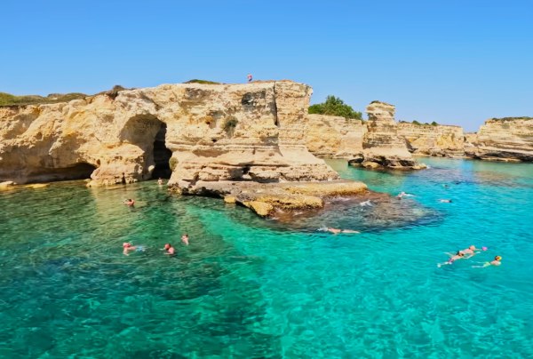 Ιταλία: Κατέρρευσε μέσα στη θάλασσα περίφημη «Αψίδα των Ερωτευμένων» την ημέρα του Αγίου Βαλεντίνου