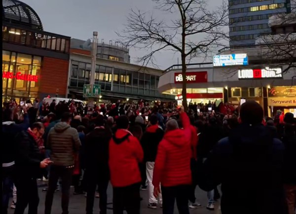 Ο Ολυμπιακός για τη δυναμική παρουσία του κόσμου του στο Λεβερκούζεν: «Ο 12ος παίκτης μας» (vid)