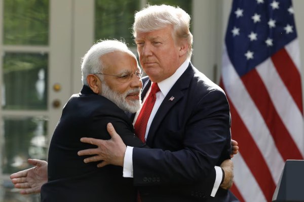 Από την Ινδία ως της Αυστραλία: Πώς τα νέα αρχεία Έπσταϊν προκάλεσαν μια θύελλα πολύ πέρα από τις ΗΠΑ