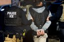 Η κυβέρνηση Τραμπ διευρύνει τις εξουσίες της ICE – Έχει πλέον δικαίωμα να συλλαμβάνει πρόσφυγες