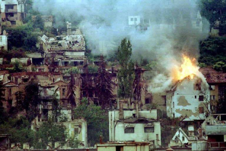 «Sarajevo safari»: Η Ιταλία εξετάζει 80χρονο για την υπόθεση «τουρισμού ελεύθερων σκοπευτών» στο Σαράγεβο