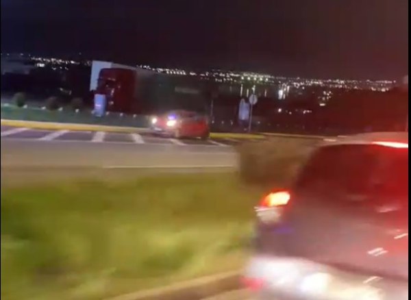 Οδηγός πήγαινε με την όπισθεν στη ΛΕΑ της Λεωφόρου Σχιστού για να αποφύγει την κίνηση