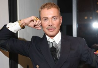 Απασφάλισε ο Λάκης Γαβαλάς με αφορμή τον πανικό γύρω από την παρουσία του Μπραντ Πιτ στην Ελλάδα