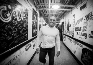 Ο Τζέφρι Επσταϊν ήθελε απεγνωσμένα να γνωρίσει τον Τζο Ρόγκαν – Εκείνος όμως, όχι