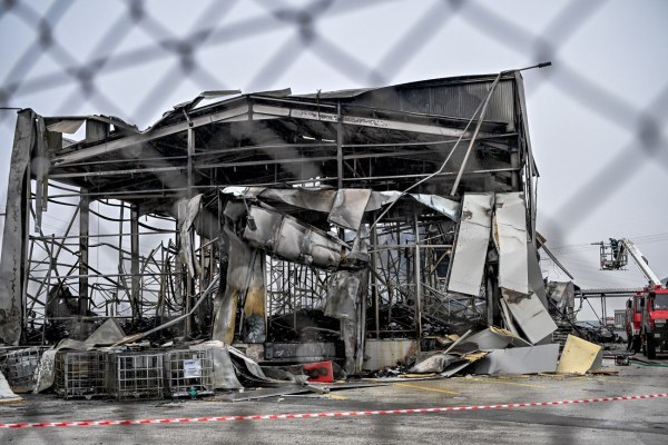 Βιολάντα: Διέκοψαν την έρευνα στο εργοστάσιο υπό τον φόβο νέας έκρηξης