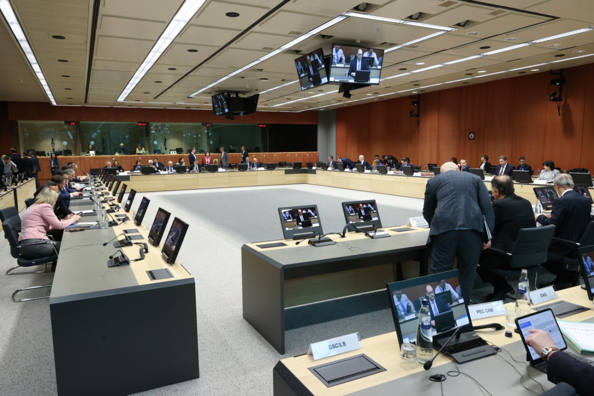 Eurogroup: Συνεδριάζει σήμερα υπό την προεδρία Πιερρακάκη – Στο τραπέζι ο διεθνής ρόλος του ευρώ