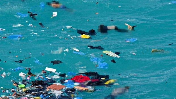 Από την Χίο στην Ισπανία – Γιατί ανακοίνωσε τώρα ο Σάντσεθ το σχέδιο να νομιμοποιήσει 500.000 μετανάστες;