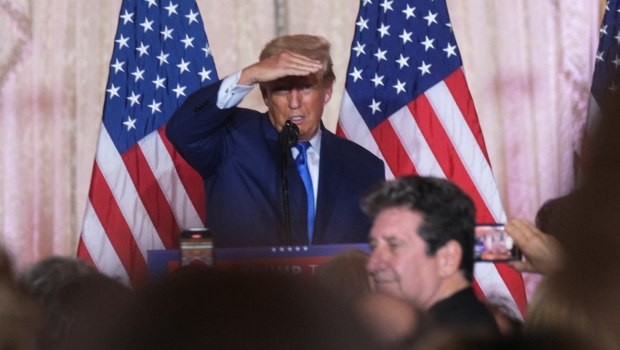 Πώς ο Τραμπ προσπαθεί να αποκτήσει έκτακτη προεδρική εξουσία στις εκλογές