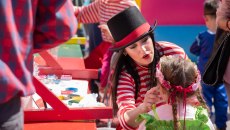 Απόκριες στην Αθήνα: Οι πιο απίθανοι μασκαράδες πλημμυρίζουν το Ζάππειο