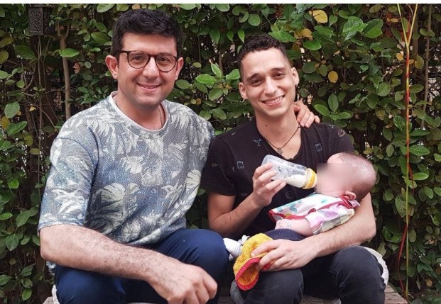 Ο Μιχάλης Οικονόμου μιλά για την υιοθεσία του γιου του: «Κάτι άλλαξε μέσα μου»