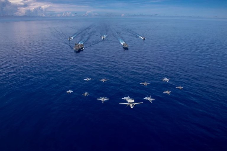 Οι ΗΠΑ κατέρριψαν ιρανικό drone – Κατευθυνόταν προς το αεροπλανοφόρo «Λίνκολν»