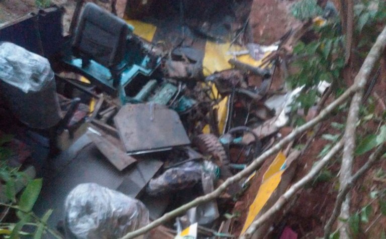 Βολιβία: Τουλάχιστον 14 νεκροί σε δυστύχημα με λεωφορείο που έπεσε σε γκρεμό 150 μέτρων