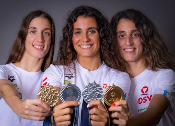 Καλλιτεχνική κολύμβηση: Οι τρίδυμες αδελφές Αλεξανδρή επιστρέφουν στην Ελλάδα μετά από 14 χρόνια στην Αυστρία