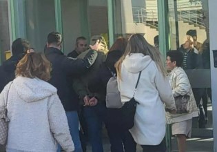 Αίγιο: «Σε σοκ τα παιδιά – Ο γιος μου θα μείνει με τα σκάγια όλη του τη ζωή» – Οργή συγγενών για τον 47χρονο