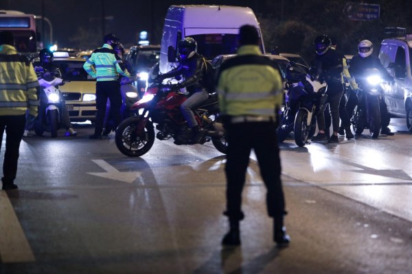 Δύο συλλήψεις για οδήγηση υπό την επήρεια μέθης στη Θεσσαλονίκη – Καταδίωξη και σύλληψη 17χρονου οδηγού δικύκλου