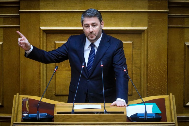 Νίκος Ανδρουλάκης σε κυβέρνηση: Επιχειρείτε να φορέσετε φιλεργατικό προσωπείο