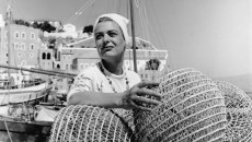 Από τον Μπραντ Πιτ στη Σοφία, τη Τζάκι και τη Μελίνα: Ένας ύμνος στην αληθινή σταρ και μούσα, την Ύδρα