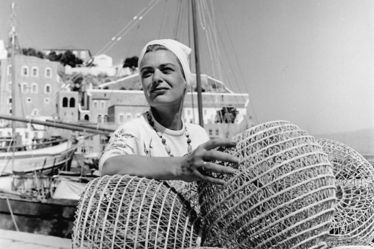 Από τον Μπραντ Πιτ στη Σοφία, τη Τζάκι και τη Μελίνα: Ένας ύμνος στην αληθινή σταρ και μούσα, την Ύδρα