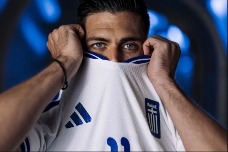 Η Εθνική Ελλάδας έκανε τα αποκαλυπτήρια της νέας φανέλας (pics)