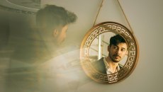 Looksmaxxing: Πως επηρεάζει τους άνδρες το νέο trend στα social media;