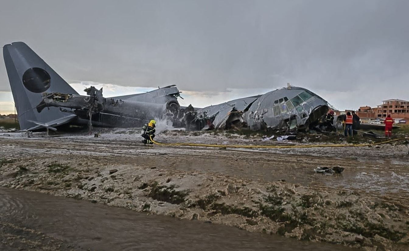 Βολιβία: Τουλάχιστον 20 νεκροί από τη συντριβή στρατιωτικού αεροσκάφους που μετέφερε χαρτονομίσματα