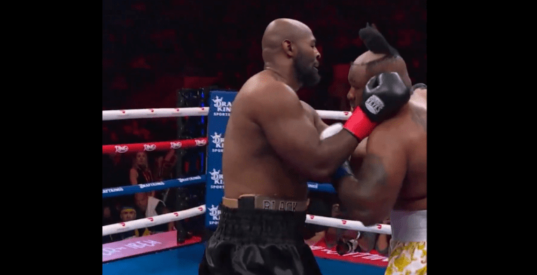 Μποξέρ στις ΗΠΑ έχασε το… περουκίνι του μέσα στο ρινγκ και έγινε viral! (vid)