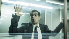 Bull: Όταν η επαγγελματική καθημερινότητα μετατρέπεται σε πεδίο μάχης