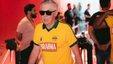 Ο Αντσελότι ζει το όνειρο: Απολαμβάνει το καρναβάλι κάνοντας… τρεμπλ με Βραζιλιάνες (pics)