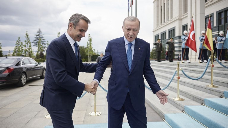 Κάτι είπε στον Ερντογάν για casus belli μήπως και ξεχάσει ο λαός ότι η κυβέρνηση όλο πιάνεται με το δάχτυλο στο μέλι