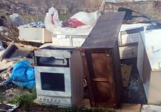 Νησιώτικος δήμος κόβει πρόστιμα για απόρριψη μπαζών και απορριμμάτων