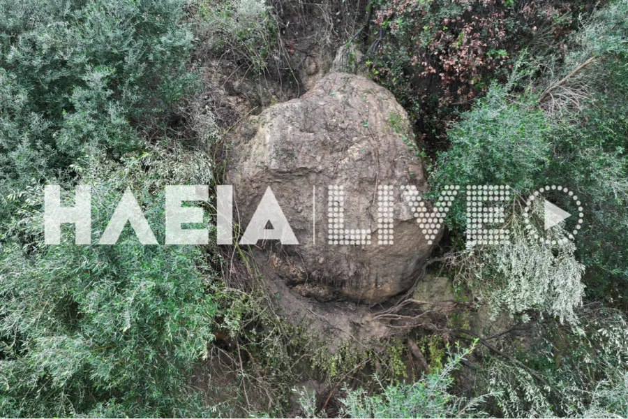 Αποκολλήθηκε βράχος 40 τόνων στο Κατάκολο – Κινδυνεύουν σπίτια