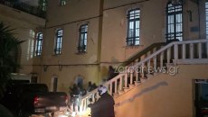 Χανιά: Σε κατ’ οίκον περιορισμό οι συλληφθέντες για τον εμπρησμό με εντολή Ρώσου – Διαφώνησαν ανακρίτρια και εισαγγελέας