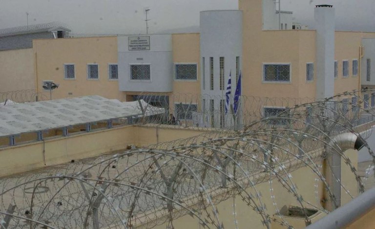 Τι ερευνά η αστυνομία για τη δολοφονία ισοβίτη στις φυλακές Δομοκού