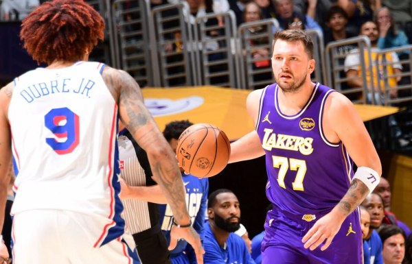 Λέικερς – Σίξερς 119-115: Νίκησαν οι «Λιμνάνθρωποι», τραυματίστηκε ο Ντόντσιτς (vids)