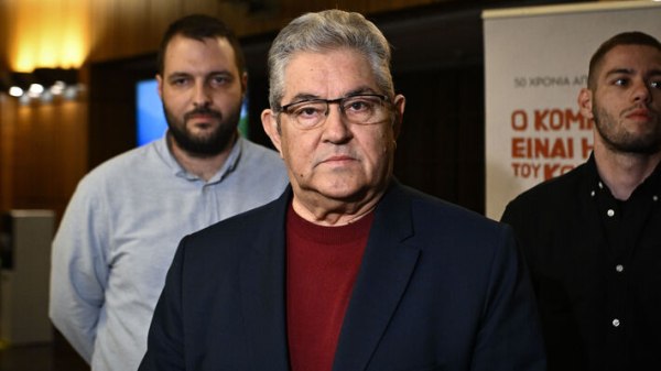 Κουτσούμπας από την εκδήλωση της ΚΝΕ: «Συγκλονιστικά ντοκουμέντα» οι φωτογραφίες από την Καισαριανή