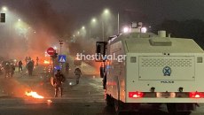 Θεσσαλονίκη: Βόμβες μολότοφ και επεισόδια στο κέντρο μεταξύ κουκουλοφόρων και ΜΑΤ