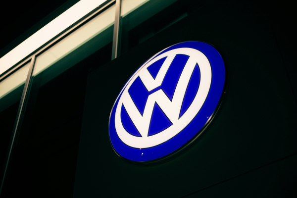 Η Volkswagen στην κούρσα των ρομποταξί