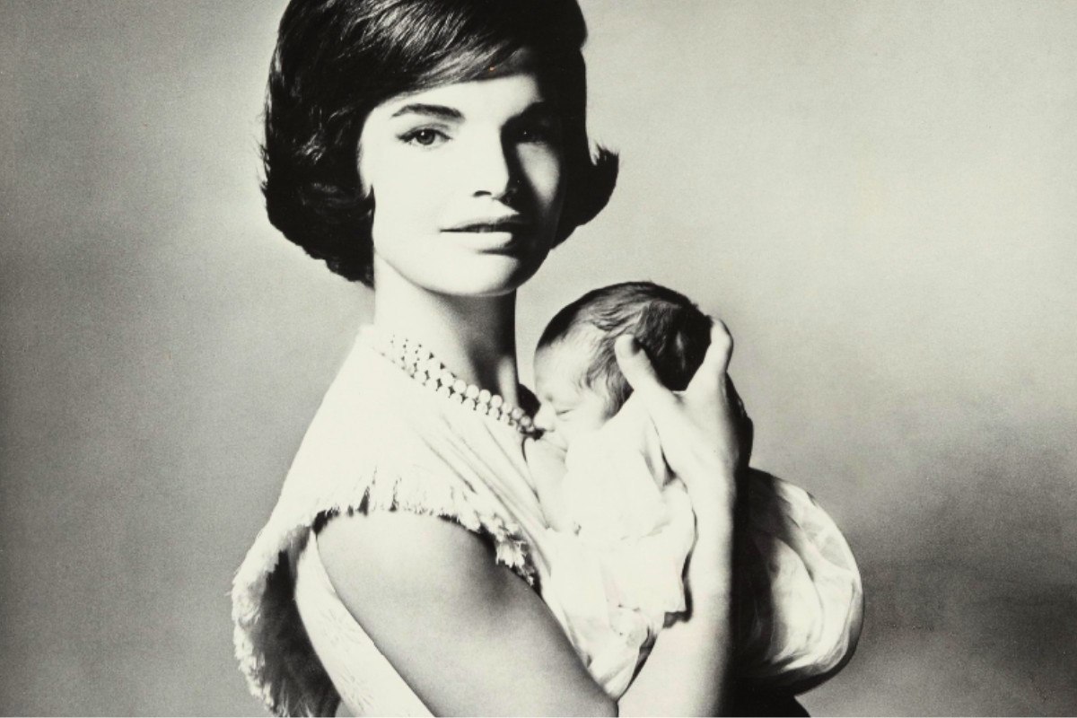 «Εσύ, ειδικά, έχεις μια θέση στην ιστορία»: Τα τελευταία λόγια της Τζάκι Κένεντι Ωνάση στον τραγικό Τζον-Τζον