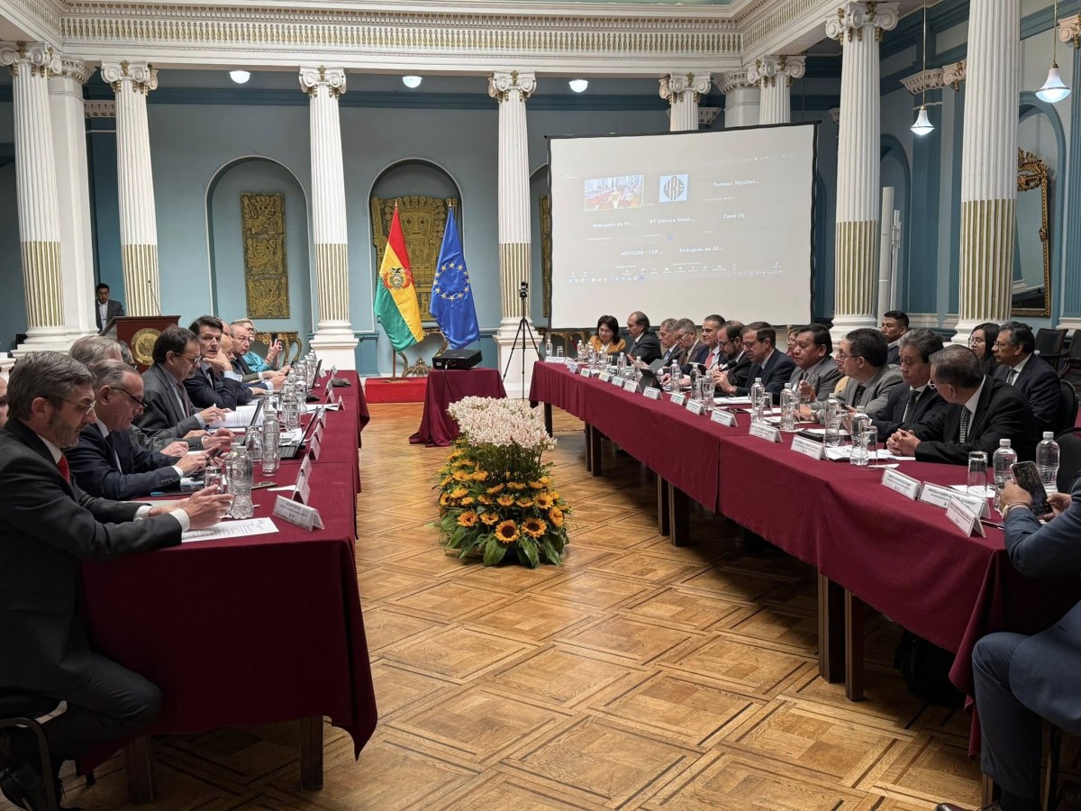 Η ΕΕ ανακοινώνει πρόγραμμα συνεργασίας με τη Βολιβία δισεκατομμυρίων ευρώ