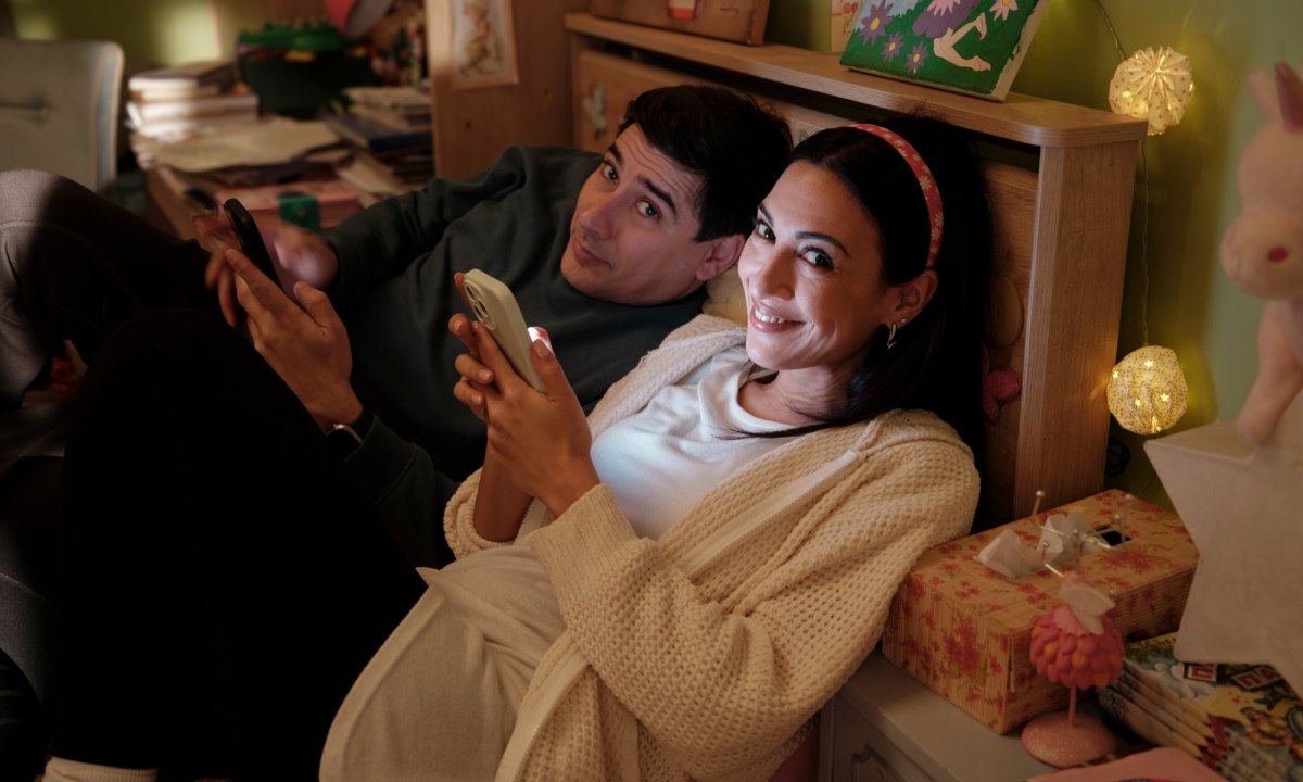 «Έχω παιδιά»: Η οικογενειακή κωμωδία που αφουγκράζεται τις ανησυχίες των γονιών